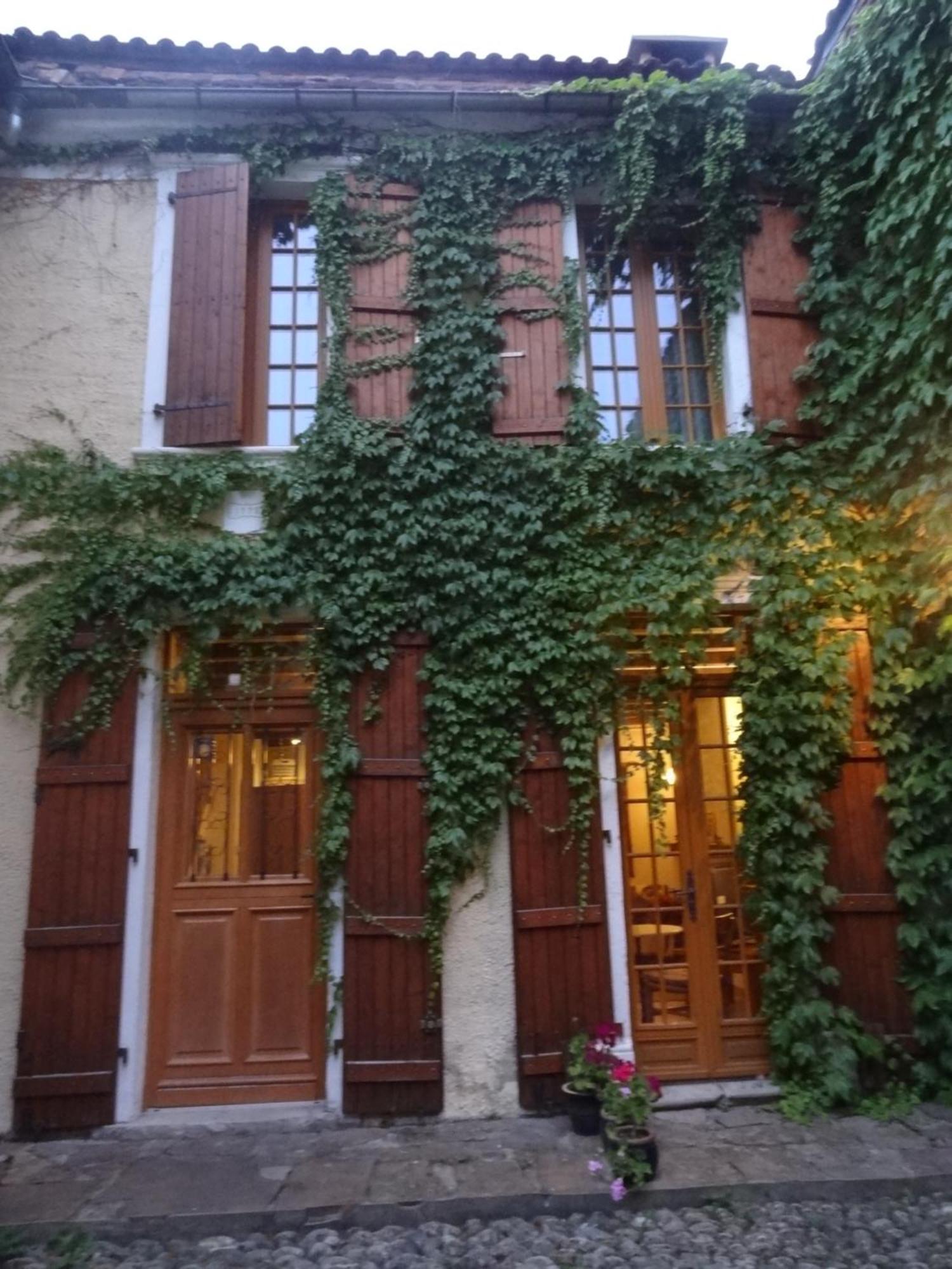 Villa Le Pelerine à Sauveterre-de-Bearn Extérieur photo