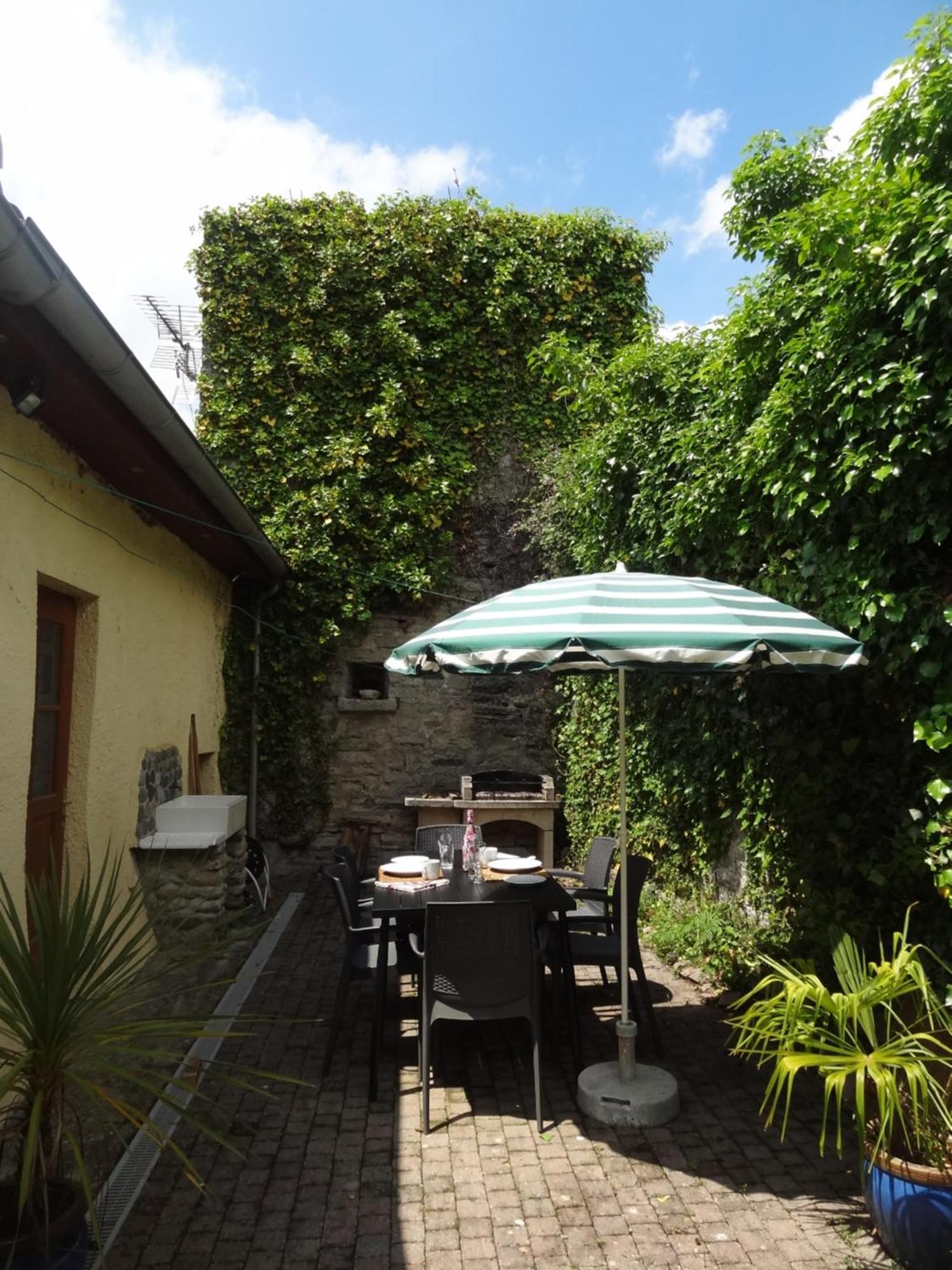 Villa Le Pelerine à Sauveterre-de-Bearn Extérieur photo