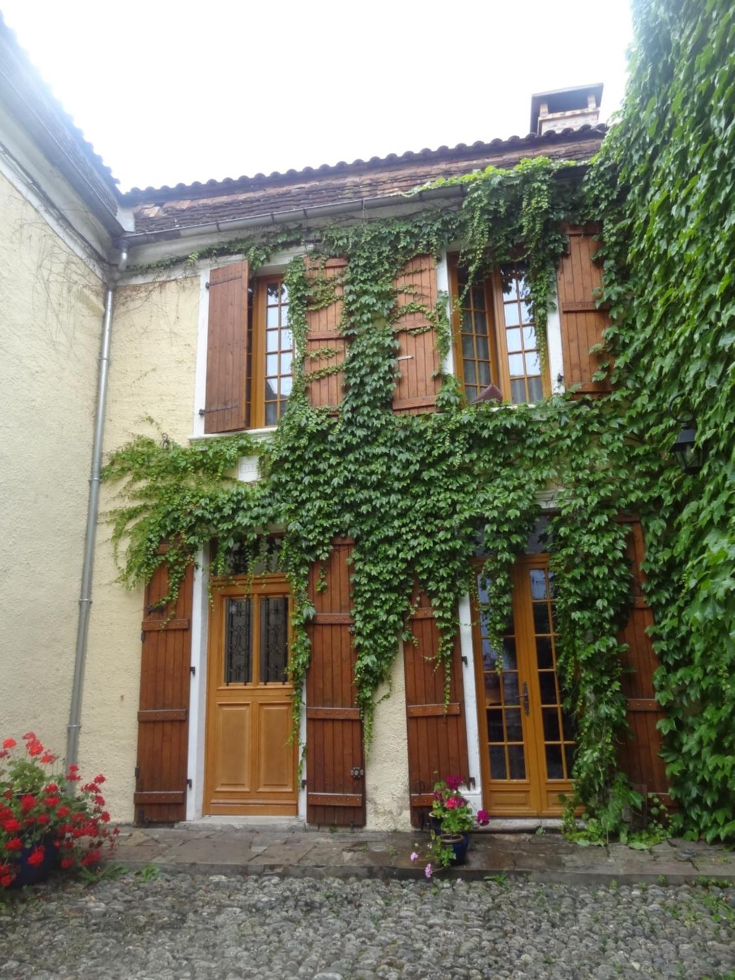 Villa Le Pelerine à Sauveterre-de-Bearn Extérieur photo