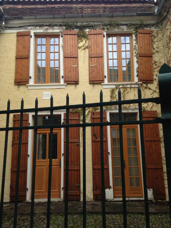 Villa Le Pelerine à Sauveterre-de-Bearn Extérieur photo